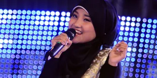 Fatin Sederhana Dengan Rok Pendek di Luar Panggung X Factor