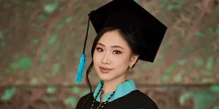 Femmy Permatasari Bangga Anak Wisuda Kuliah, Brigita Lulus Matematika Aktuaria