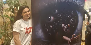 Fergie Brittany Rela 'Disiksa' Make-Up Prostetik di Film Body Horor 'AIN'