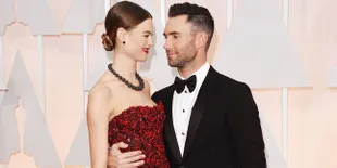 [FOTO] Adam Levine - Behati Prinsloo, Pasangan Kompak &#38; Serasi