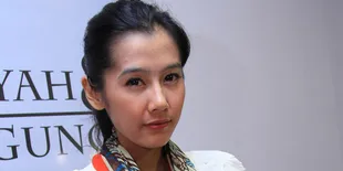 [Foto] Air Mata Ardina Rasti Tak Lunturkan Kecantikannya