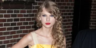 Foto Ala Ibu-Anak Super Silly Taylor Swift Dan Sahabatnya