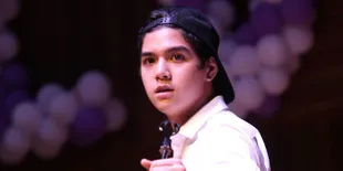 Foto Bareng Alyssa, Tangan Al Ghazali Bikin Gagal Fokus Netizen