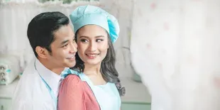 Foto Bareng Angbeen Rishi, Adly Fairuz Pamer Kecantikan Sang Istri yang Belum Mandi