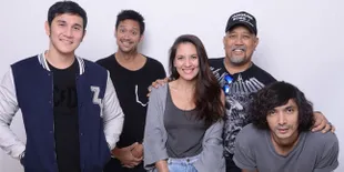 FOTO: Baru Sehari Tayang, 'WARKOP DKI REBORN' Sudah Dibajak!