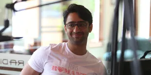 Foto Baru Shaheer Sheikh Bareng Keluarga Ayu Ting Ting, Akrab