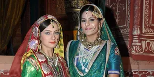 [Foto] Begini Suasana Ruang Ganti Pemain 'Jodha Akbar'