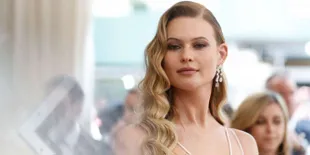 [FOTO] Belanja ke Pasar, Behati Prinsloo Pamer Perut Buncitnya