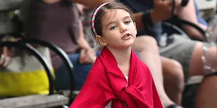 [FOTO] Berpose Kocak, Suri Cruise Makin Lucu &#38; Menggemaskan