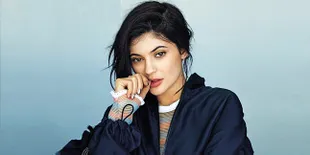 [FOTO] Berubah Drastis, Kylie Jenner Pamer Rambut Blonde