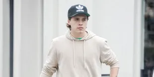 [FOTO] Brooklyn Beckham Tambah Tato Baru Berukuran Besar