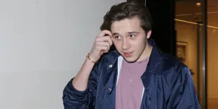 [FOTO] Bukan Chloe Moretz, Brooklyn Beckham Tertangkap Cium Cewek Lain