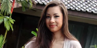 [Foto] Cantik, Jennifer Bachdim Pamer Bibir Penuh Yang Menggoda