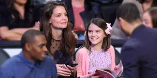 [FOTO] Cantik Nggemesin, Suri Cruise Makin Mirip Katie Holmes
