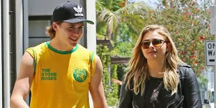 [FOTO] Chloe Moretz Peluk Mesra Brooklyn Beckham di Depan Umum