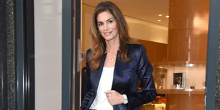 [FOTO] Cindy Crawford Tanpa Make-Up, Tetap Cantik Atau ...