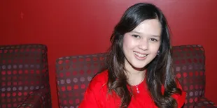 [Foto] Cut Meyriska 'Hello Kitty' Berhijab, Awas Jatuh Hati!