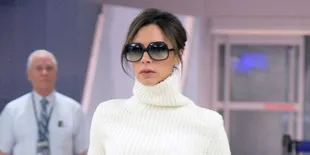 FOTO: Cute! Saat Victoria Beckham Pemotretan Bareng Anak-Anak