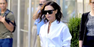 [FOTO] Cute! Victoria Beckham Ajak Si Kecil Harper Jalan-Jalan