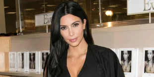 [FOTO] Di Dubai, Kim Kardashian Jalani Pemotretan Fashion