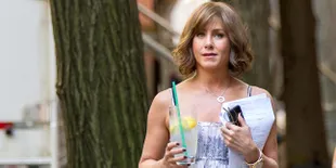 [FOTO] Dikabarkan Hamil, Jennifer Aniston Pamer Perut Rata