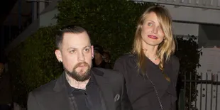 [FOTO] Dinner Bareng Suami, Cameron Diaz Cantik Tanpa Make Up