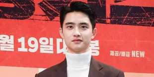 Foto D.O. EXO di Upacara Selesai Pelatihan, Ganteng Saat Hormat dan Dijemput Ortu