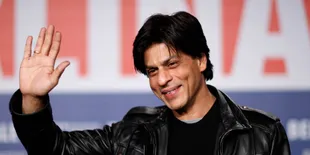 [Foto] Ekspresi Kembar AbRam Khan dan SRK, So Cute!