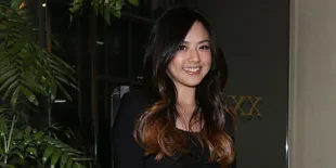 [FOTO] Franda Pamer Foto Prewed, Samuel Gagah Berambut Klimis