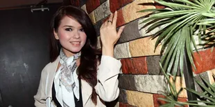 [Foto] Galang Dana Untuk Banjir, Siti Liza Tampil Cantik