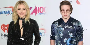 [FOTO] Gandeng Brooklyn Beckham, Chloe Moretz Mesra di Red Carpet