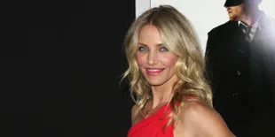 FOTO: Gaya Manja Cameron Diaz Saat Kencan Bareng Suami, Cute