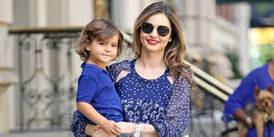 [FOTO] Hadiah Manis Dari Si Kecil Flynn Bloom Untuk Miranda Kerr