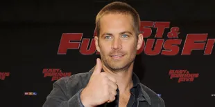[Foto] Hadiri Acara Amal, Paul Walker Bugar Sebelum Kecelakaan