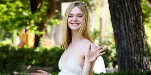 [FOTO] Hadiri Festival Cannes, Elle Fanning Secantik Bidadari