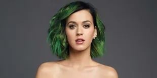 FOTO: Halloween, Katy Perry Berdandan Seperti Hillary Clinton