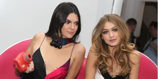 [FOTO] Hang Out Bareng Gigi Hadid, Kendall Jenner Pamer Perut