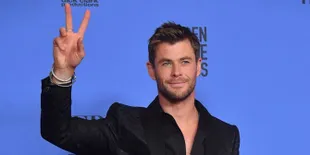 [FOTO] Hot Daddy! Gantengnya Chris Hemsworth Saat Asuh Anak