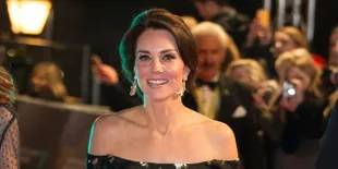 [FOTO] Intip Aksi Kate Middleton Saat Main Biliar, Tetap Anggun