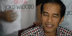 [Foto] Jadi Sampul Majalah Tempo, Jokowi Moshing &#38; Crowd Surfing?
