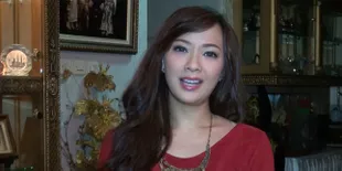 FOTO: Jadi MC, Yuanita 'Dihajar' Oleh Sandra Dewi dan Harvey
