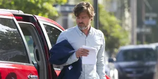 [FOTO] Jatuh Dari Tangga, Wajah Brad Pitt Penuh Luka