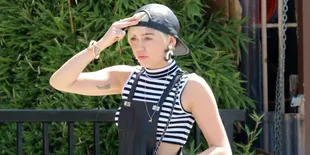 [FOTO] Kenang Floyd, Miley Cyrus Bikin 'Tato' Baru