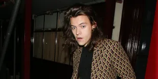 [FOTO] Ketahuan Lagi! Harry Style & Camille Rowe Jalan Bareng