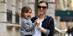 [Foto] Ketika Si Mungil Flynn Bloom 'Menjelma' Jadi Ayahnya