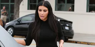 [FOTO] Kim Kardashian Pamerkan Wajah Pucat & Bagian Pribadi