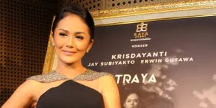 [FOTO] Krisdayanti Ketemu 'Konco Lawas', Siapa sih?