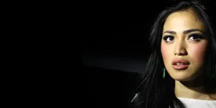 [Foto] Kunjungi Olga di Singapura, Jessica Iskandar 'Banjir'