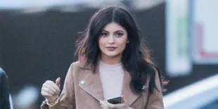 Kylie Jenner Dapat Kado Ulang Tahun Mobil Seharga Rp 1,5 M?