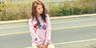 [FOTO] Lakoni Pemotretan Seksi, Song Ji Hyo Umbar Perut & Paha